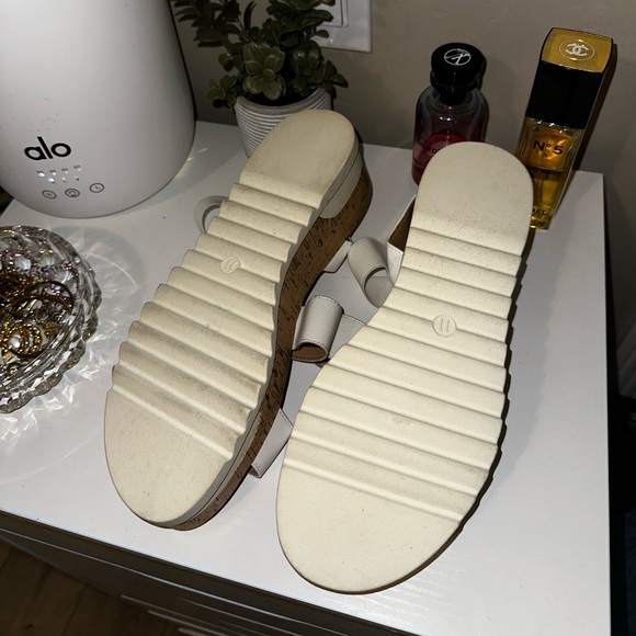 WHITE STRAPPY SANDALS - Picture 4 of 4